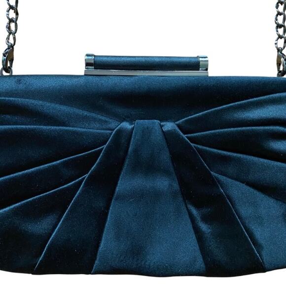 Y2K Cheetah Print Lined Pleated Black Satin Clutch w/ Silver Chain Strap - Picture 6 of 12